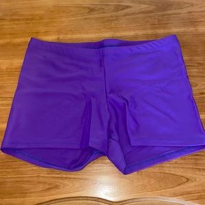 Katrina basic shorts. Purple size medium.